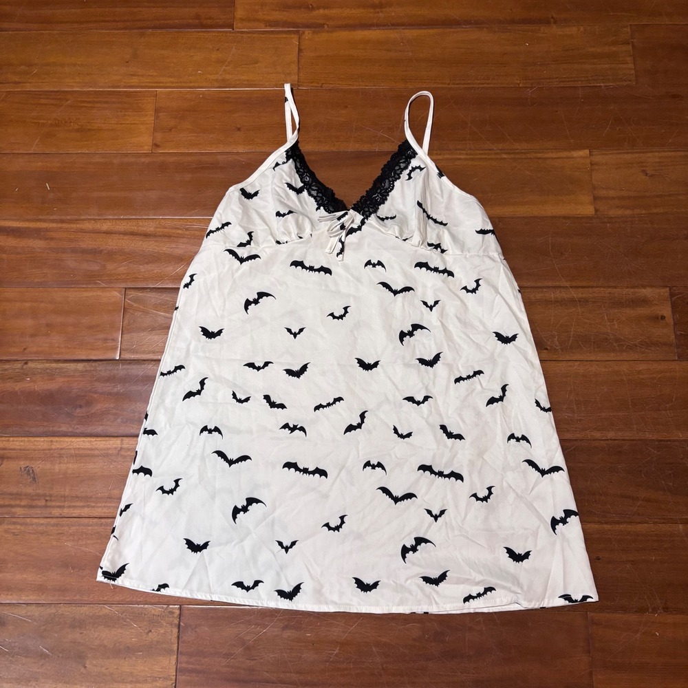 Whimsigoth|Halloween|Bat Camisole Nightgown with Black Lace V-Neck|‎ XXL